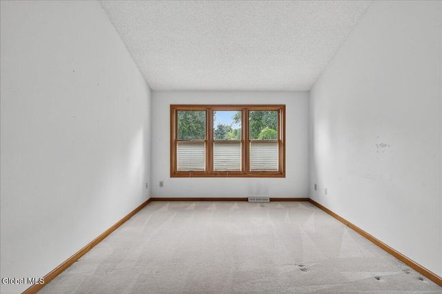 1 Valley View Avenue, East Greenbush, NY 12144