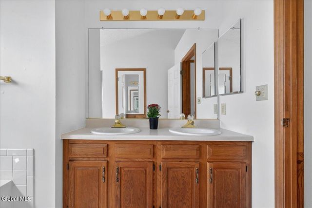 1 Valley View Avenue, East Greenbush, NY 12144