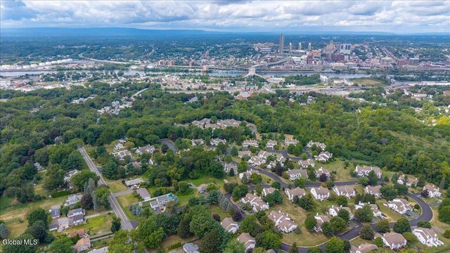 1 Valley View Avenue, East Greenbush, NY 12144