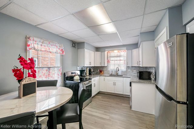 16880 Fielding Street, Detroit, MI 48219