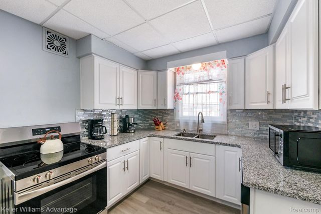 16880 Fielding Street, Detroit, MI 48219