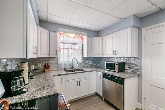 16880 Fielding Street, Detroit, MI 48219