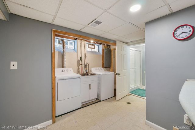 16880 Fielding Street, Detroit, MI 48219