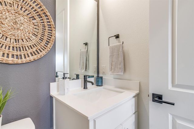 125 Vista Lane, Arlington, TX 76013