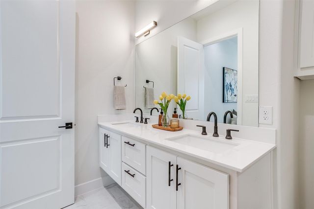 125 Vista Lane, Arlington, TX 76013