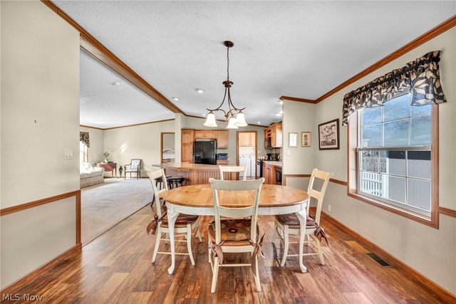 378 Pin Oak, Elyria, OH 44035