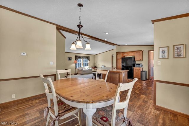 378 Pin Oak, Elyria, OH 44035