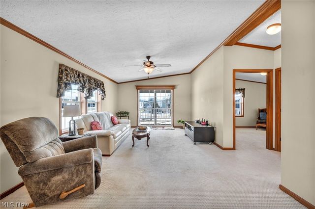 378 Pin Oak, Elyria, OH 44035