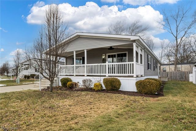 378 Pin Oak, Elyria, OH 44035