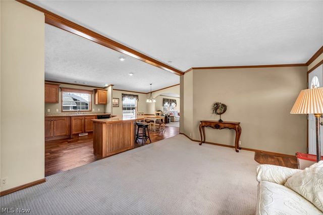 378 Pin Oak, Elyria, OH 44035