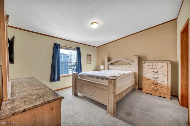 378 Pin Oak, Elyria, OH 44035