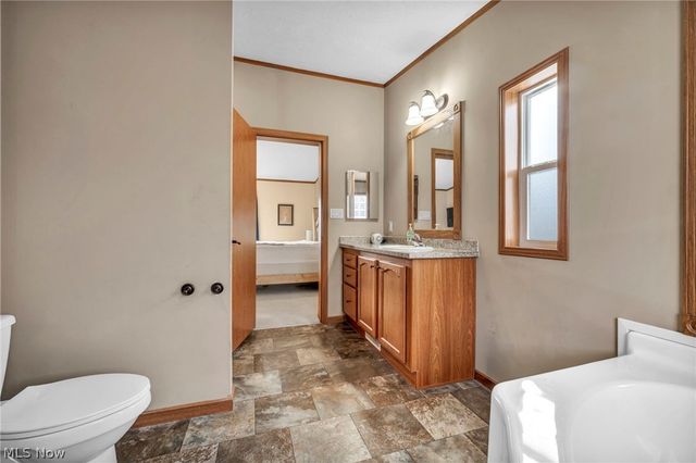 378 Pin Oak, Elyria, OH 44035