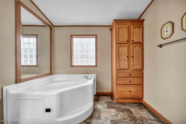 378 Pin Oak, Elyria, OH 44035