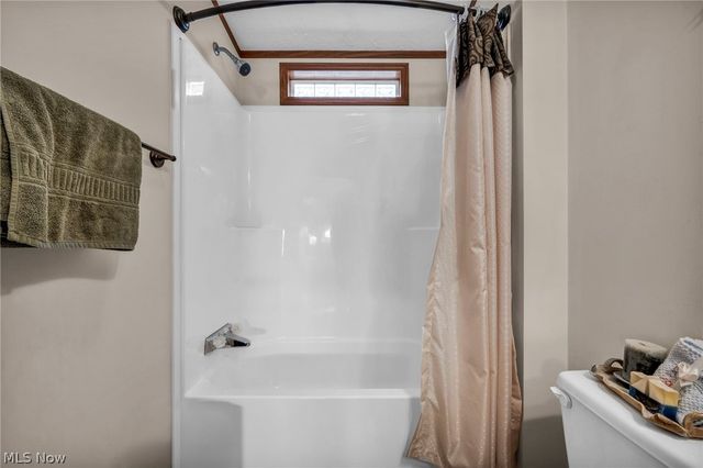 378 Pin Oak, Elyria, OH 44035