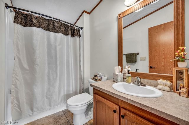 378 Pin Oak, Elyria, OH 44035