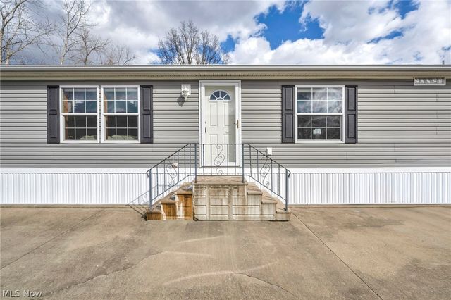 378 Pin Oak, Elyria, OH 44035