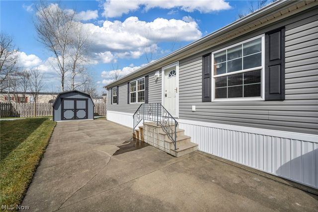 378 Pin Oak, Elyria, OH 44035