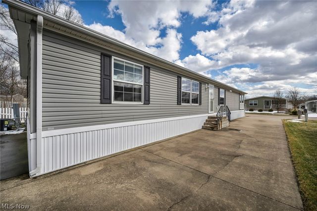 378 Pin Oak, Elyria, OH 44035