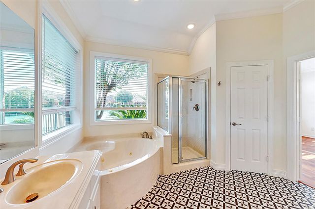 402 Bay Bridge Drive, Sugar Land, TX 77478