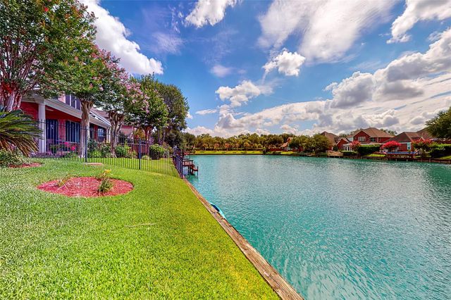 402 Bay Bridge Drive, Sugar Land, TX 77478