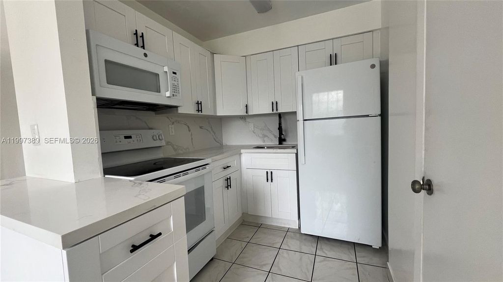 8701 SW 141st Street B8, Palmetto Bay, FL 33176