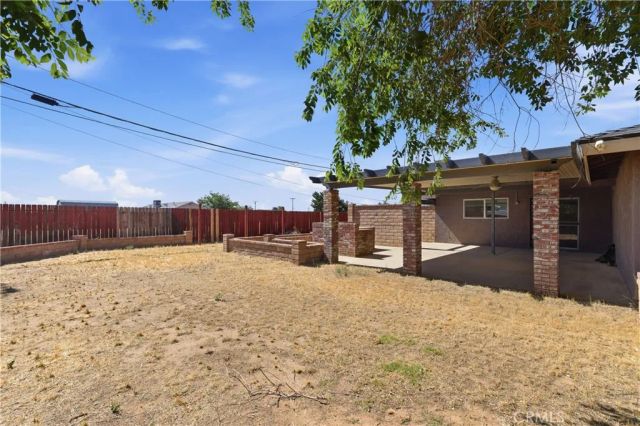 8801 Hickory, California City, CA 93505
