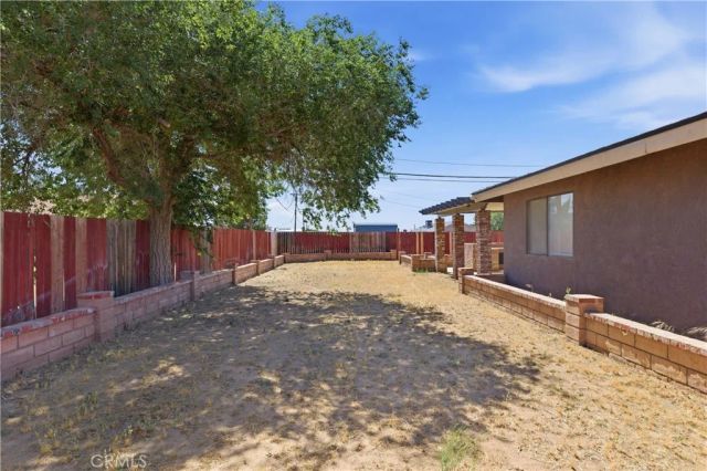 8801 Hickory, California City, CA 93505