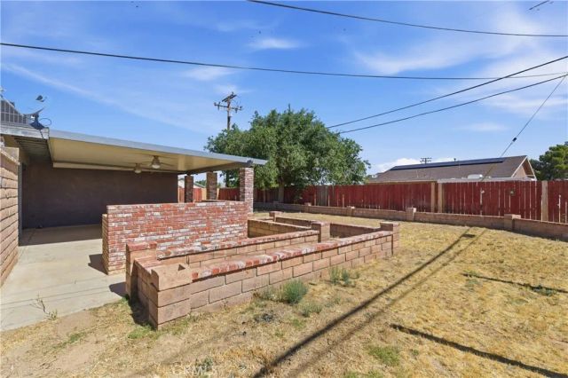 8801 Hickory, California City, CA 93505