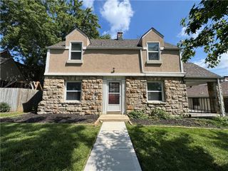 738 E Meyer Boulevard, Kansas City, MO 64131