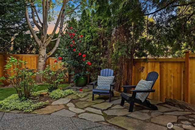 1032 272nd Place SE, Sammamish, WA 98075