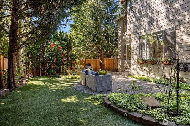 1032 272nd Place SE, Sammamish, WA 98075