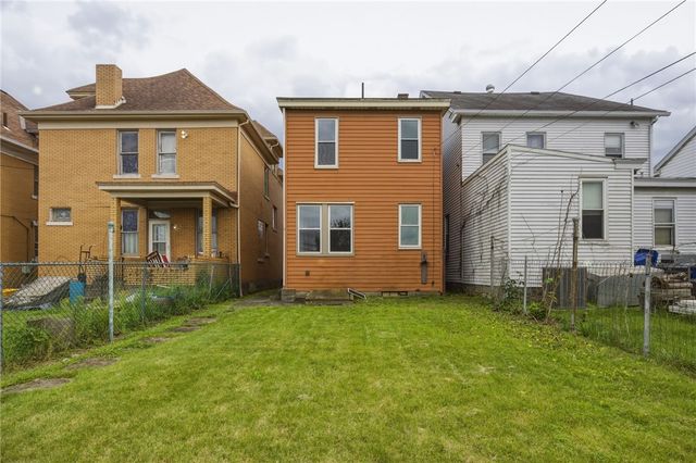 307 Birmingham Ave, Carrick, PA 15210