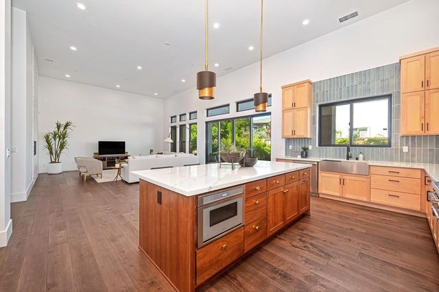 1794 Woodglen Dr, Folsom, CA 95630