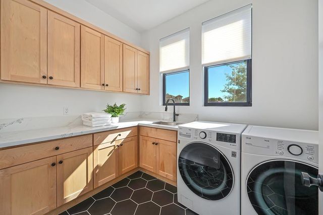 1794 Woodglen Dr, Folsom, CA 95630