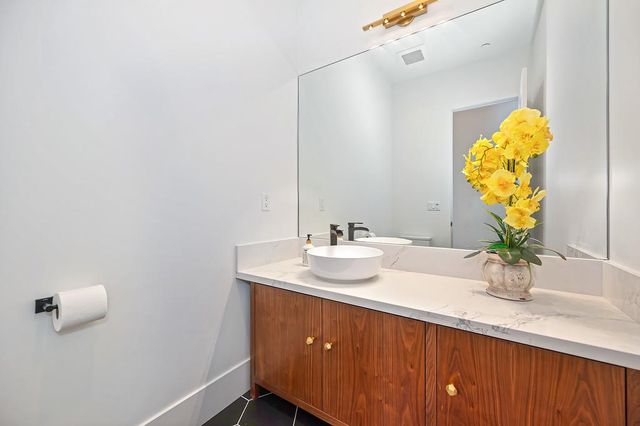 1794 Woodglen Dr, Folsom, CA 95630