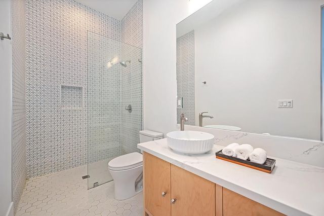 1794 Woodglen Dr, Folsom, CA 95630