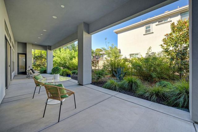 1794 Woodglen Dr, Folsom, CA 95630