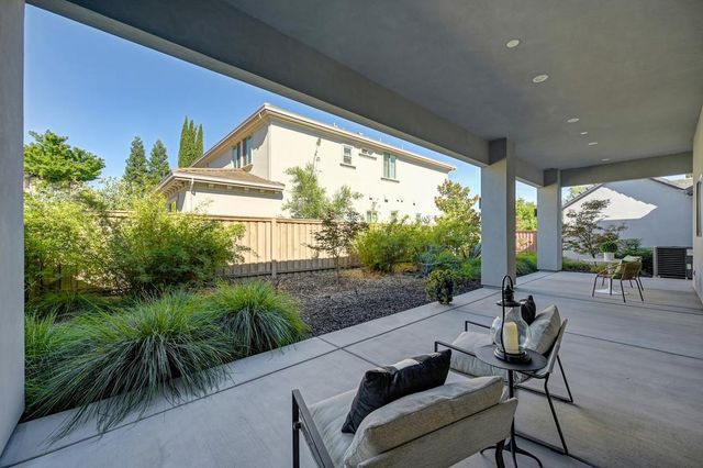 1794 Woodglen Dr, Folsom, CA 95630