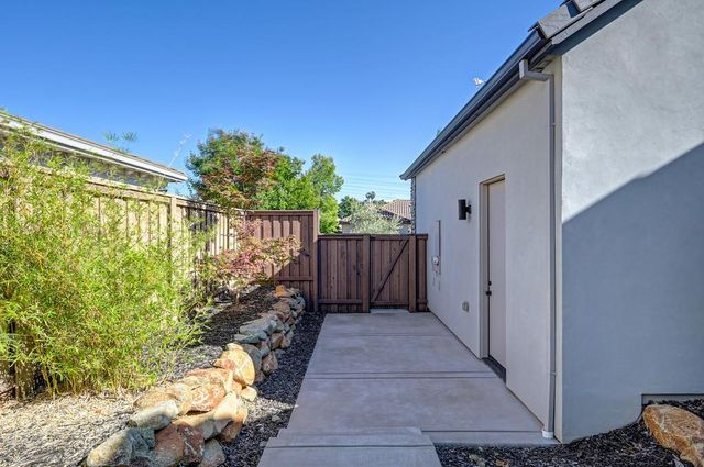 1794 Woodglen Dr, Folsom, CA 95630