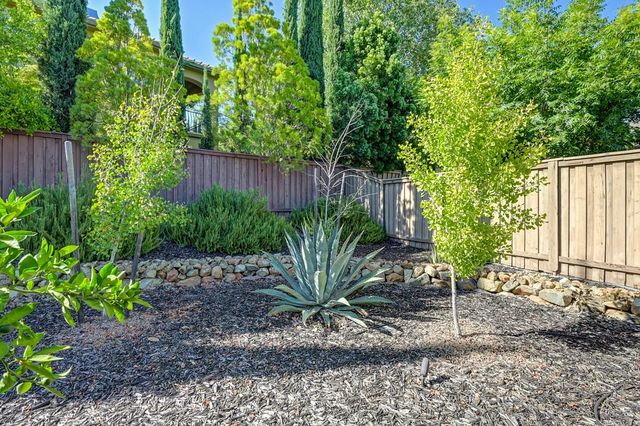 1794 Woodglen Dr, Folsom, CA 95630