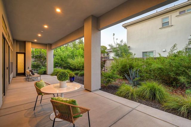 1794 Woodglen Dr, Folsom, CA 95630