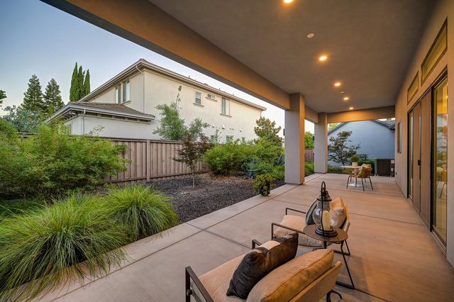 1794 Woodglen Dr, Folsom, CA 95630