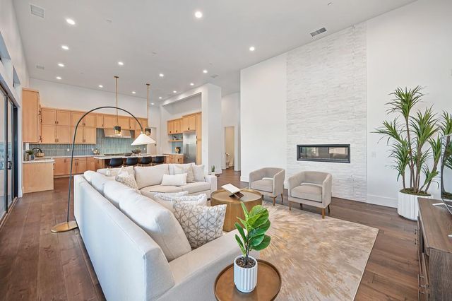 1794 Woodglen Dr, Folsom, CA 95630