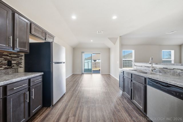 6057 E 147th Street S, Bixby, OK 74008