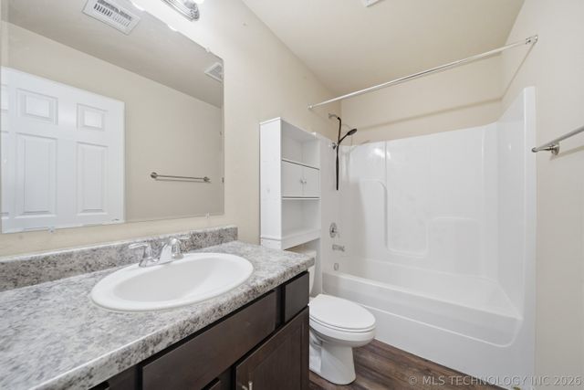 6057 E 147th Street S, Bixby, OK 74008