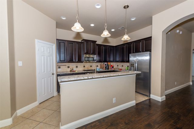 609 Rockhurst Trail, Keller, TX 76248