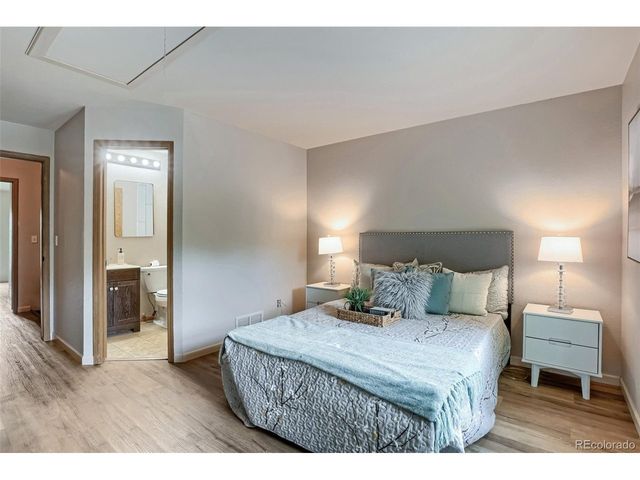 11913 E Kepner Dr, Aurora, CO 80012