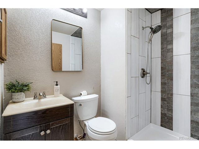 11913 E Kepner Dr, Aurora, CO 80012
