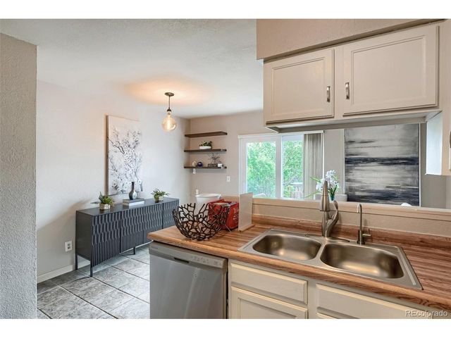 11913 E Kepner Dr, Aurora, CO 80012