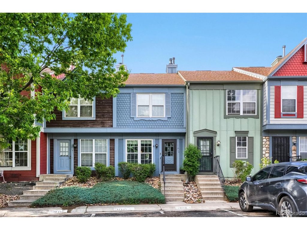11913 E Kepner Dr, Aurora, CO 80012